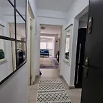 Centru 2 דירה